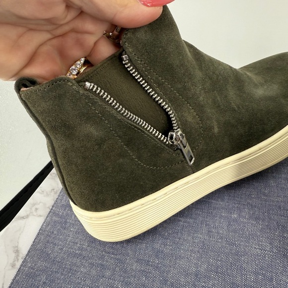 SOFFT Britton ll Women 9M Olive Green Suede Side Zip Ankle Bootie Sneaker Casual - Picture 8 of 11